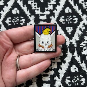Disney x Loungefly Pop Art Mystery Blind Box Pin - Dumbo